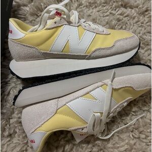 New Balance 237 Sneakers (NWT)
